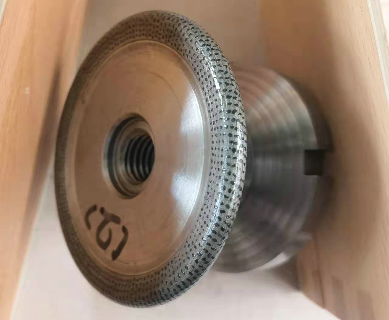 仿形修磨金刚滚轮