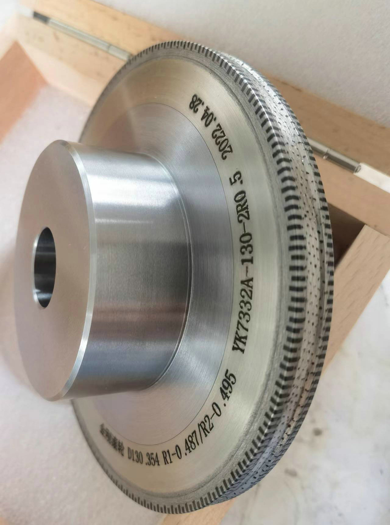 仿形修磨金刚滚轮